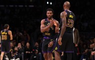 ESPN：珍妮认为詹姆斯该对球队选布朗尼心怀感激 但她感觉LBJ并没